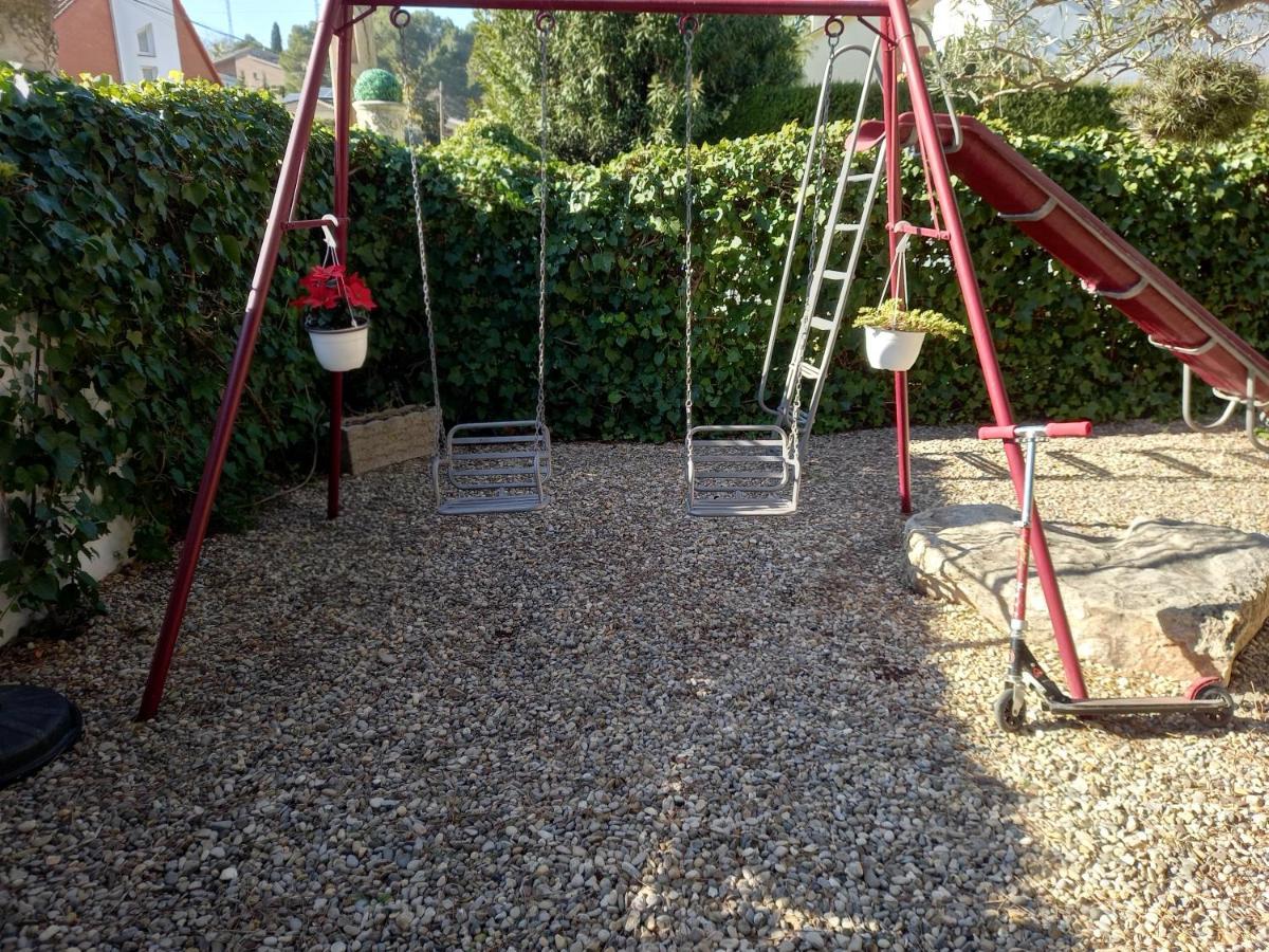 Casa Acogedora Familiar Con Piscina Palleja Bagian luar foto
