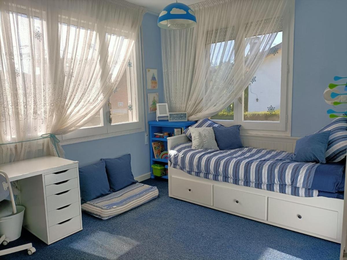 Casa Acogedora Familiar Con Piscina Palleja Bagian luar foto