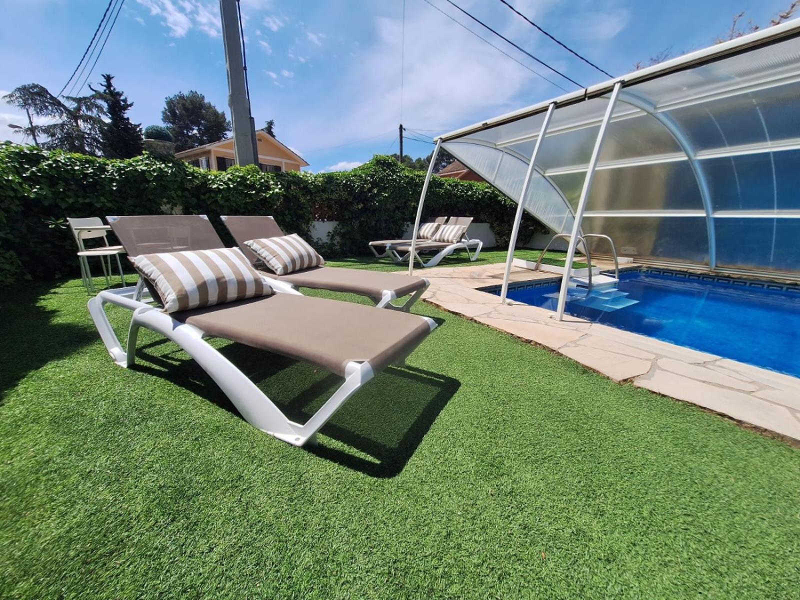 Casa Acogedora Familiar Con Piscina Palleja Bagian luar foto